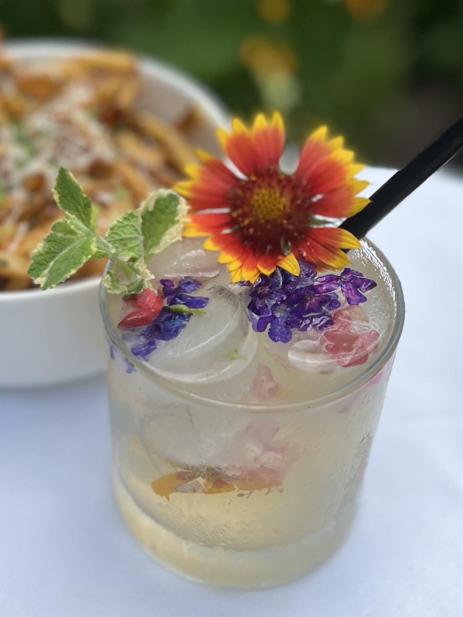 A picture of the Flower Power cocktail.