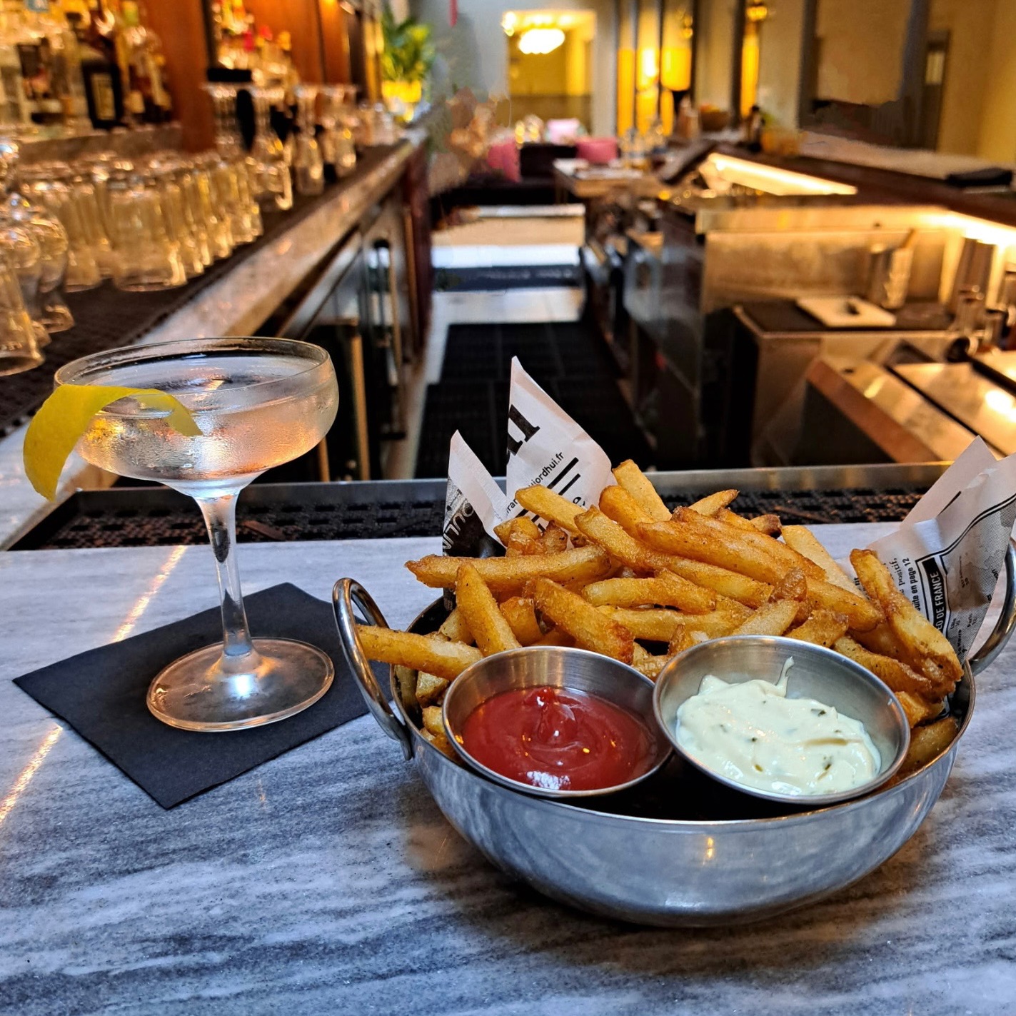 A picture of the House Martini and Frites.